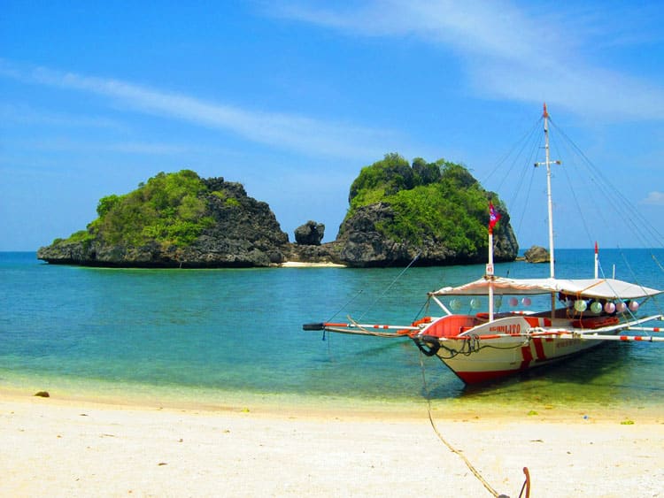 Tatlong Pulo Beach Guimaras