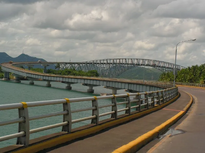 San Juanico Bridge linking Samar and Leyte, viewed from the Samar side in 2007
